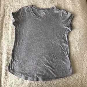 SO GREY V-NECK SHORT SLEEVE TEESHIRT CUFFED SLEEVE